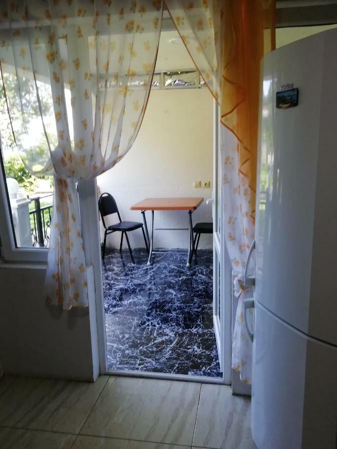 Geno Guest House Kvariati Exteriör bild